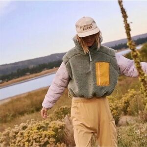 Free People FP Movement Scenic Route
Colorblock 1/2 Zip Jacket Desert Sage